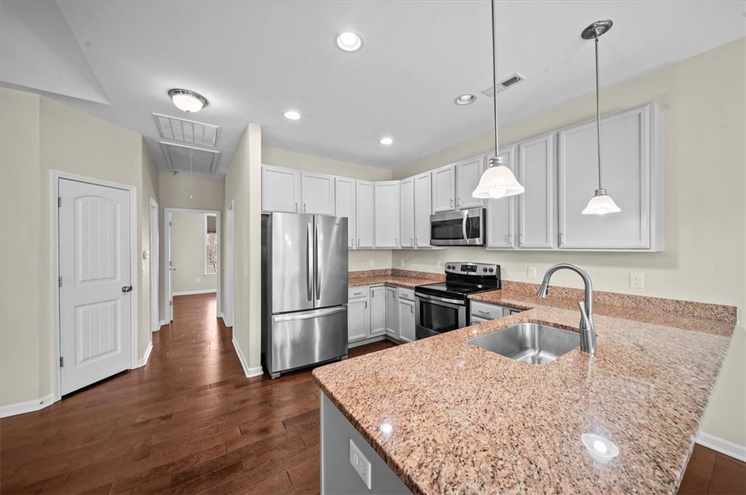 208 Terrace View Way Seneca, SC 29678 - Photo 10 of 30