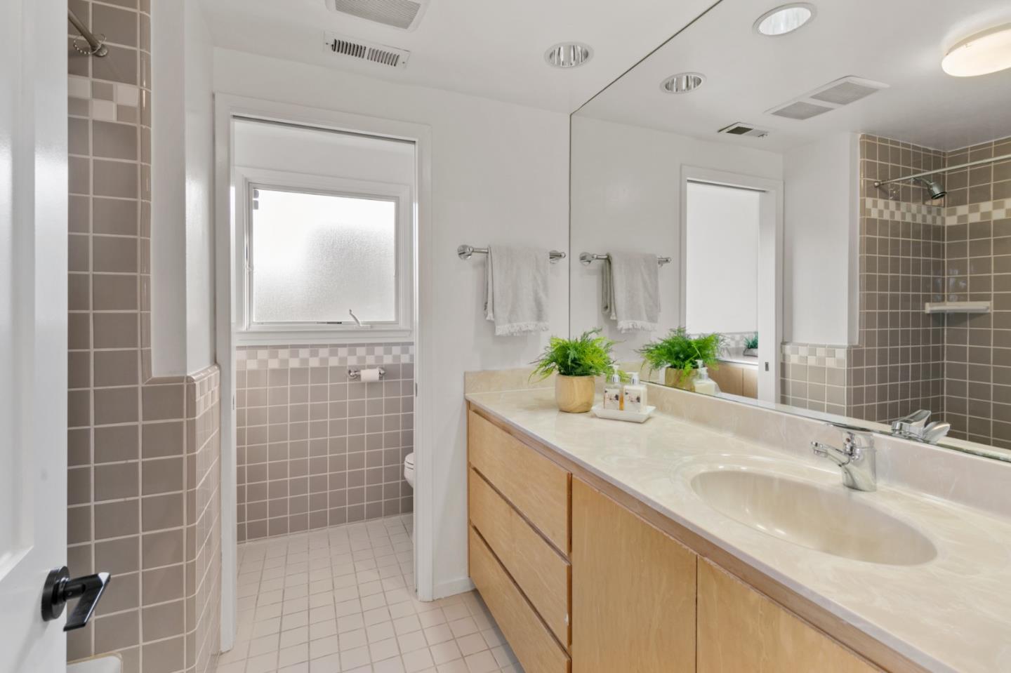 1221 Springer Road Mountain View, CA 94040 - Photo 24 of 41