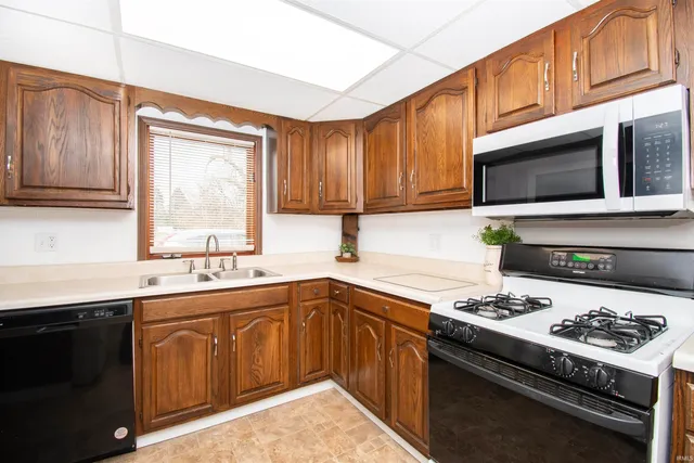 $199,900 | 915 Hawpatch Street, Lagrange, IN 46761