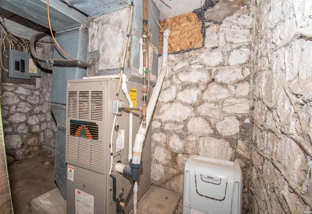 $199,900 | 915 Hawpatch Street, Lagrange, IN 46761