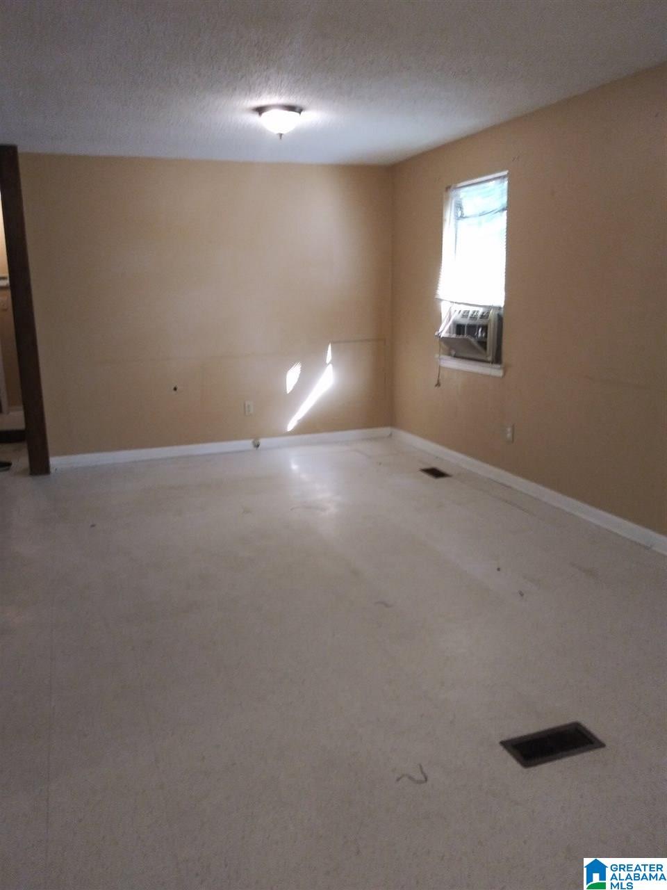 705 7th Street Northwest Birmingham, AL 35214 - Photo 5 of 8