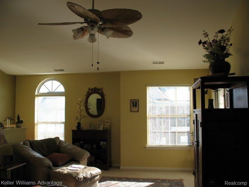 11736 Farmington Road Livonia, MI 48150 - Photo 4 of 10 Family Room from Dining
