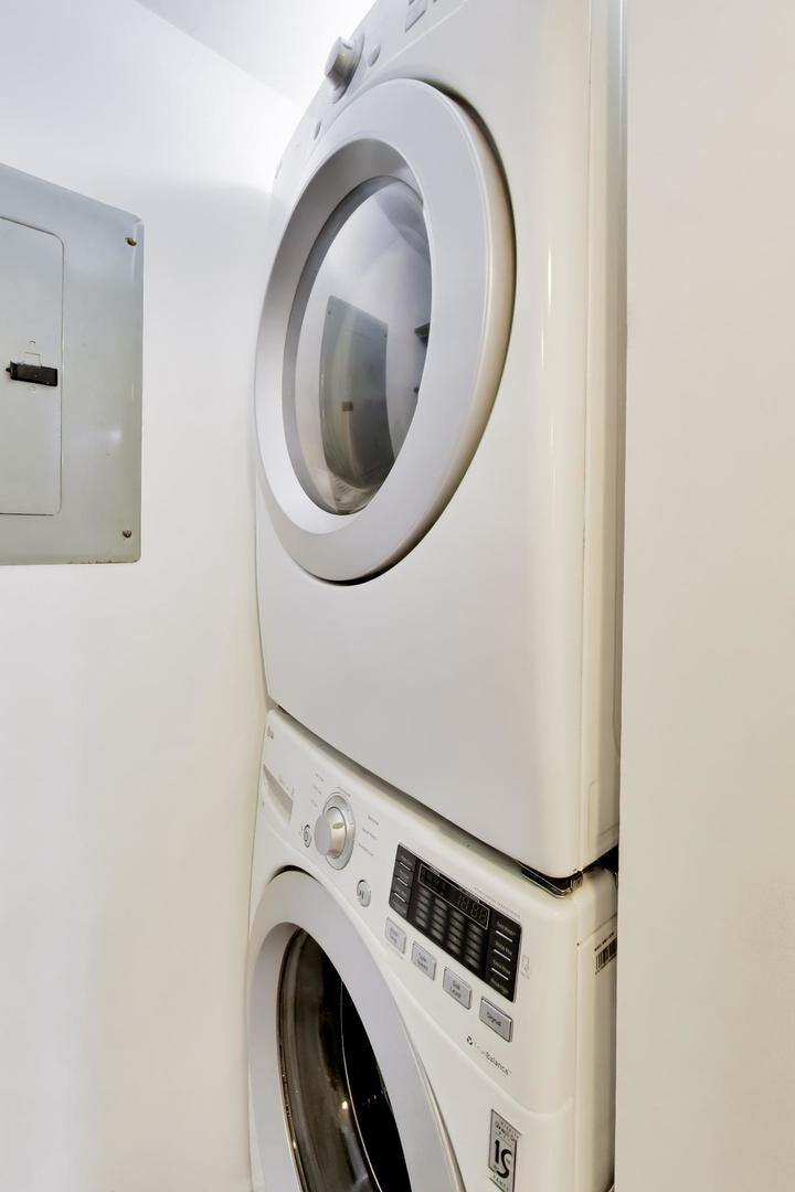 4053 North Sheridan Road, Unit 1 Chicago, IL 60613 - Photo 17 of 20