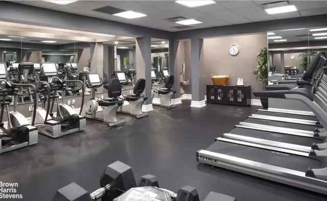 $25,000 | 200 West 56th Street, Unit 1705 | Theater District