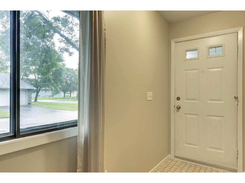 9461 Ranchview Lane North Maple Grove, MN 55369 - Photo 4 of 20 Gallery Image 4