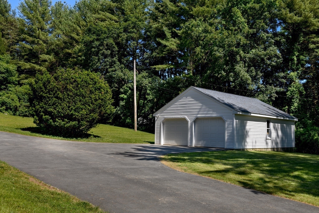 55 Old Common Road Auburn, MA 01501 - Photo 3 of 36