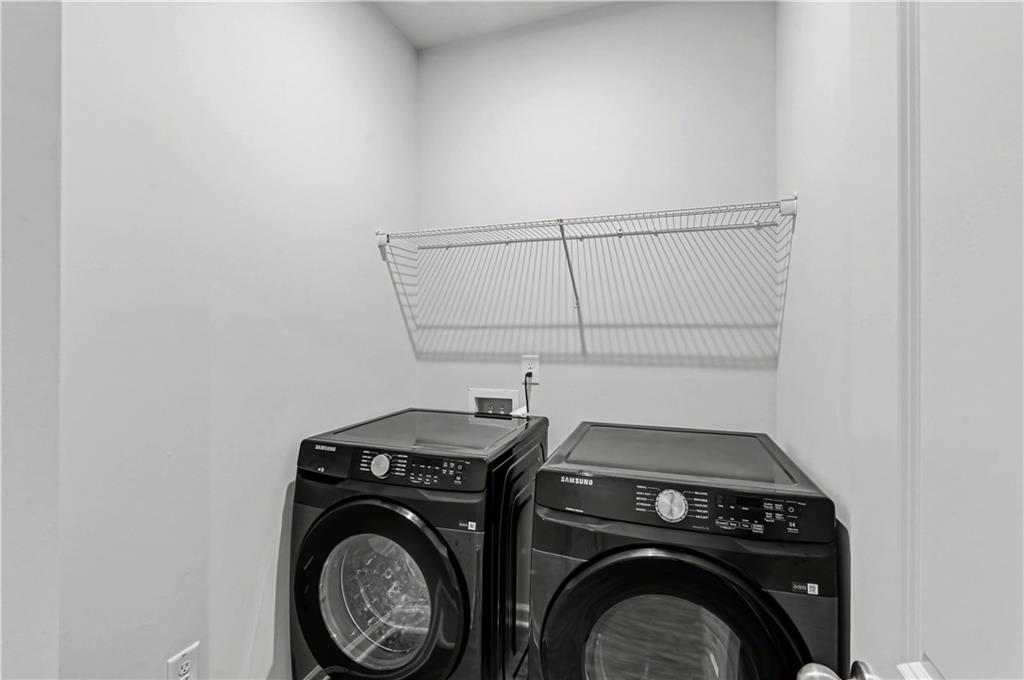 33 Brookside Way Cartersville, GA 30121 - Photo 37 of 54 a utility room with dryer and washer