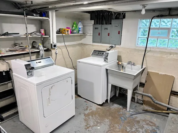 $1,300 | 5628 West Eastwood Avenue, Unit GR, Chicago, IL 60630