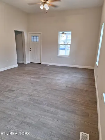 $249,900 | 216 North Chamberlain Avenue, Rockwood, TN 37854