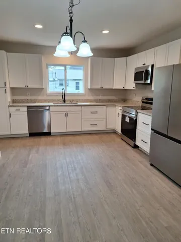 $249,900 | 216 North Chamberlain Avenue, Rockwood, TN 37854