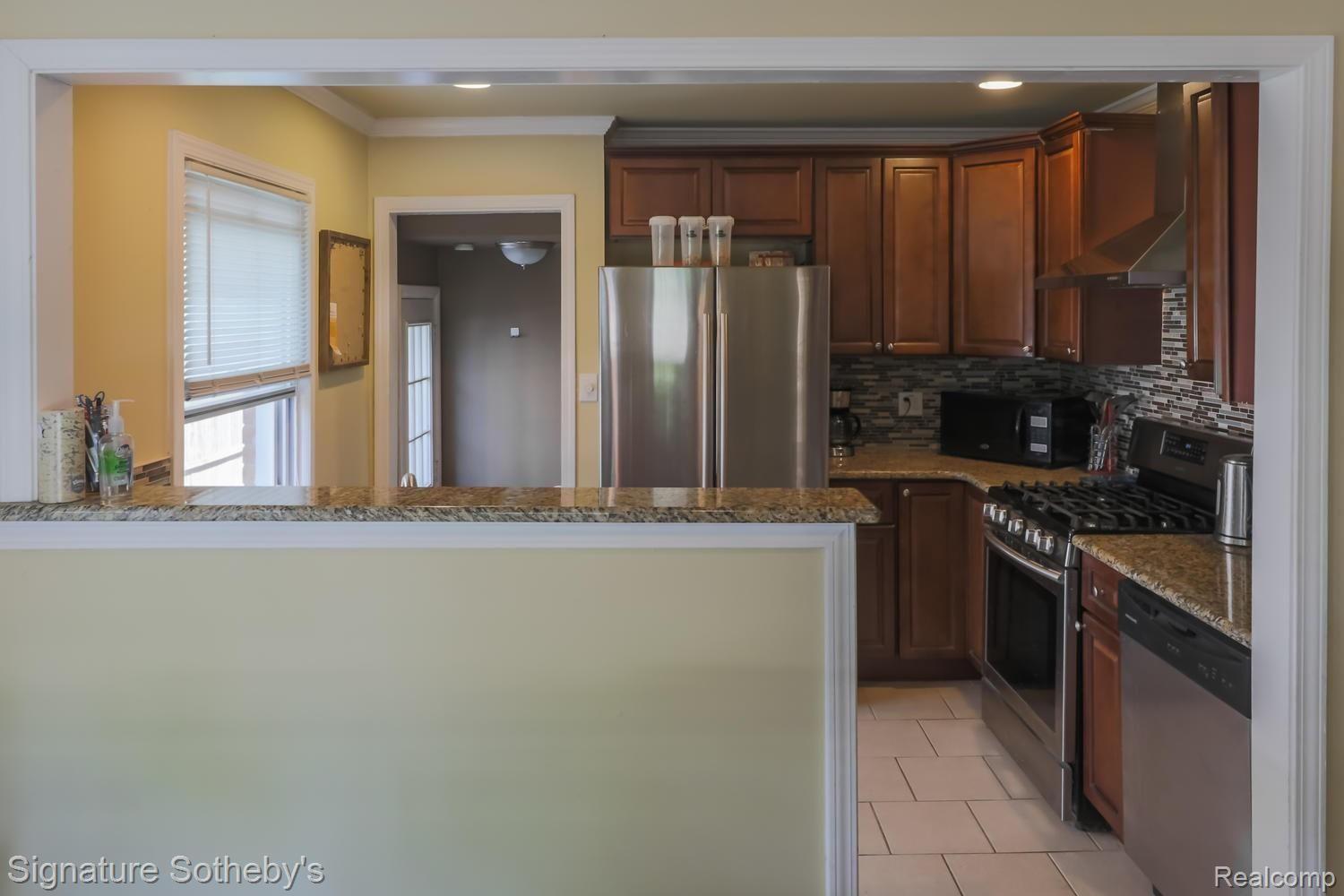 1380 Vernier Road Grosse Pointe, MI 48236 - Photo 16 of 37 1380 Vernier Rd Grosse Pointe-large-010-003-untitled 10 of 37-1500x1000-72dpi.jpg