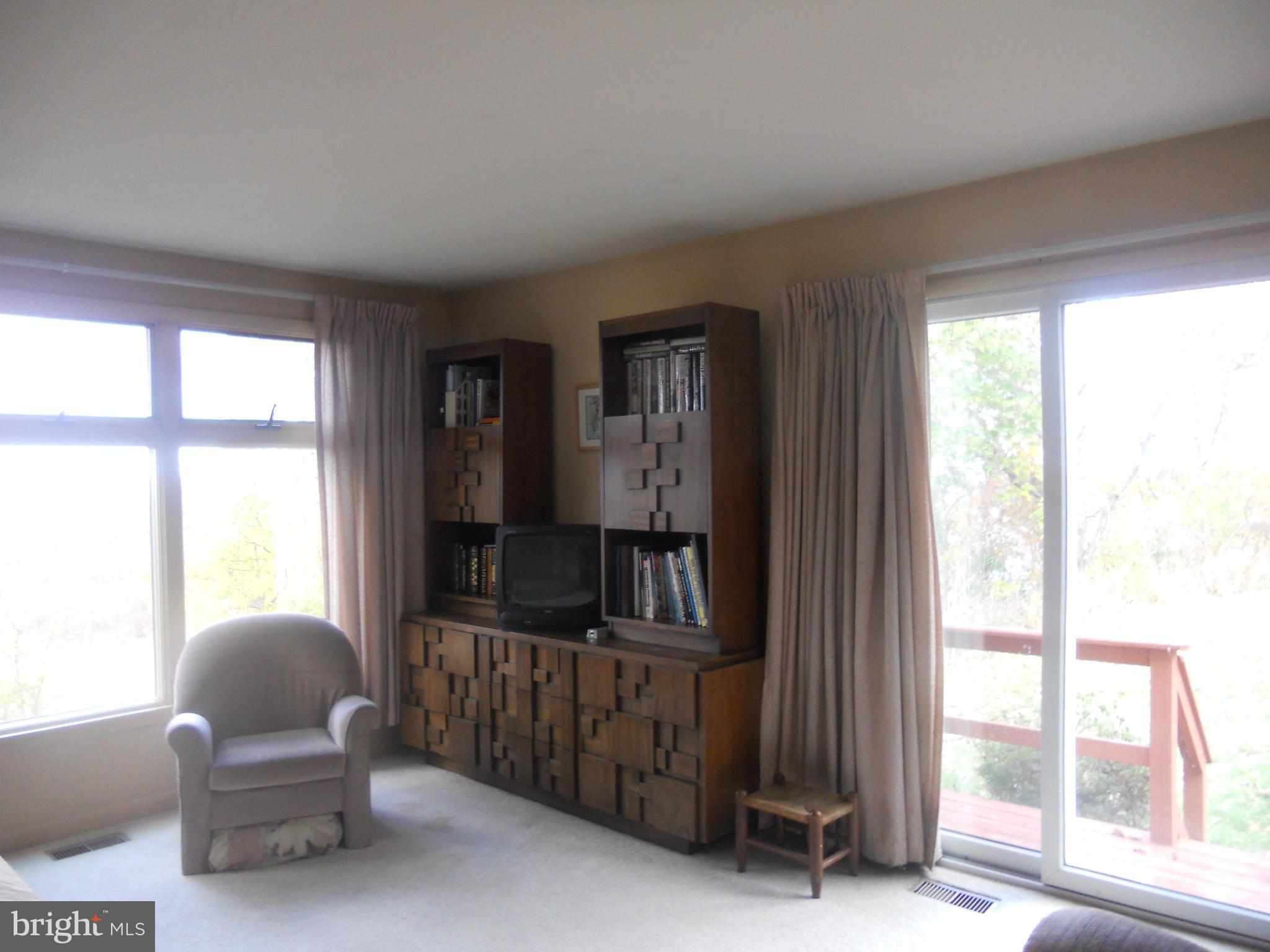 980 Mission Road Harpers Ferry, WV 25425 - Photo 22 of 30 Interior (General)