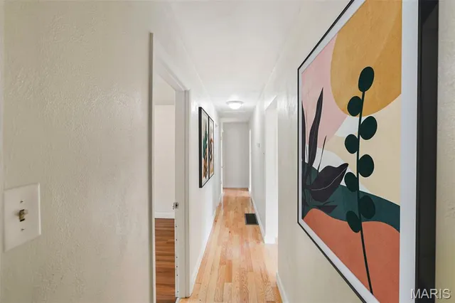 $219,900 | 315 Hillcrest Drive, Bourbon, MO 65441