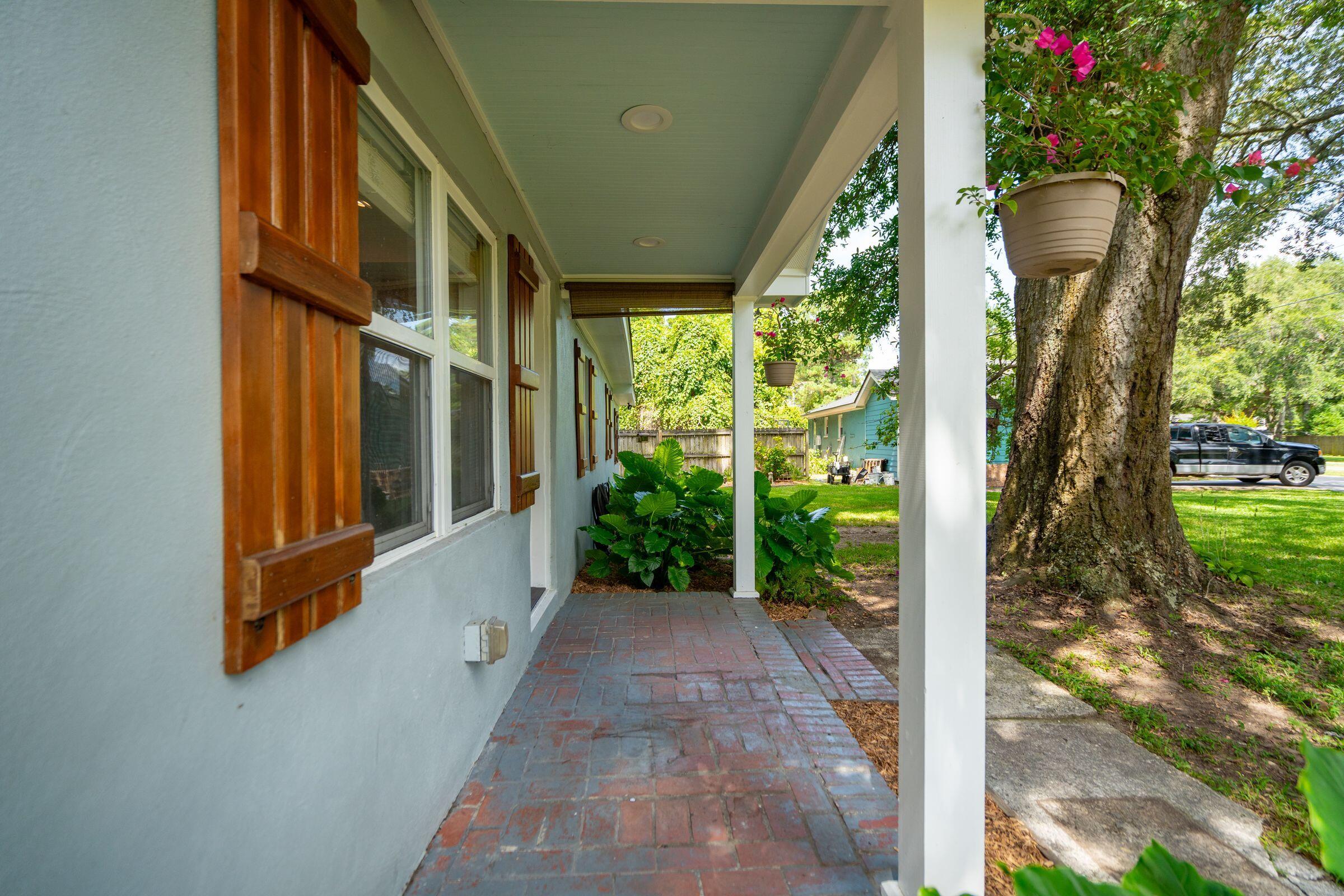 1540 Fort Johnson Road Charleston, SC 29412 - Photo 10 of 45 1540FtJohnsonRd-KeenEyeMarketing-009