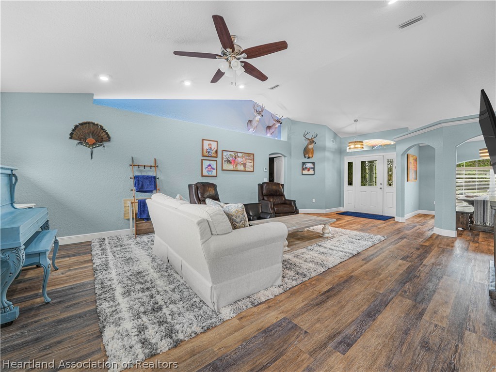 5430 Lakewood Road Sebring, FL 33875 - Photo 5 of 40 Gallery Image 5