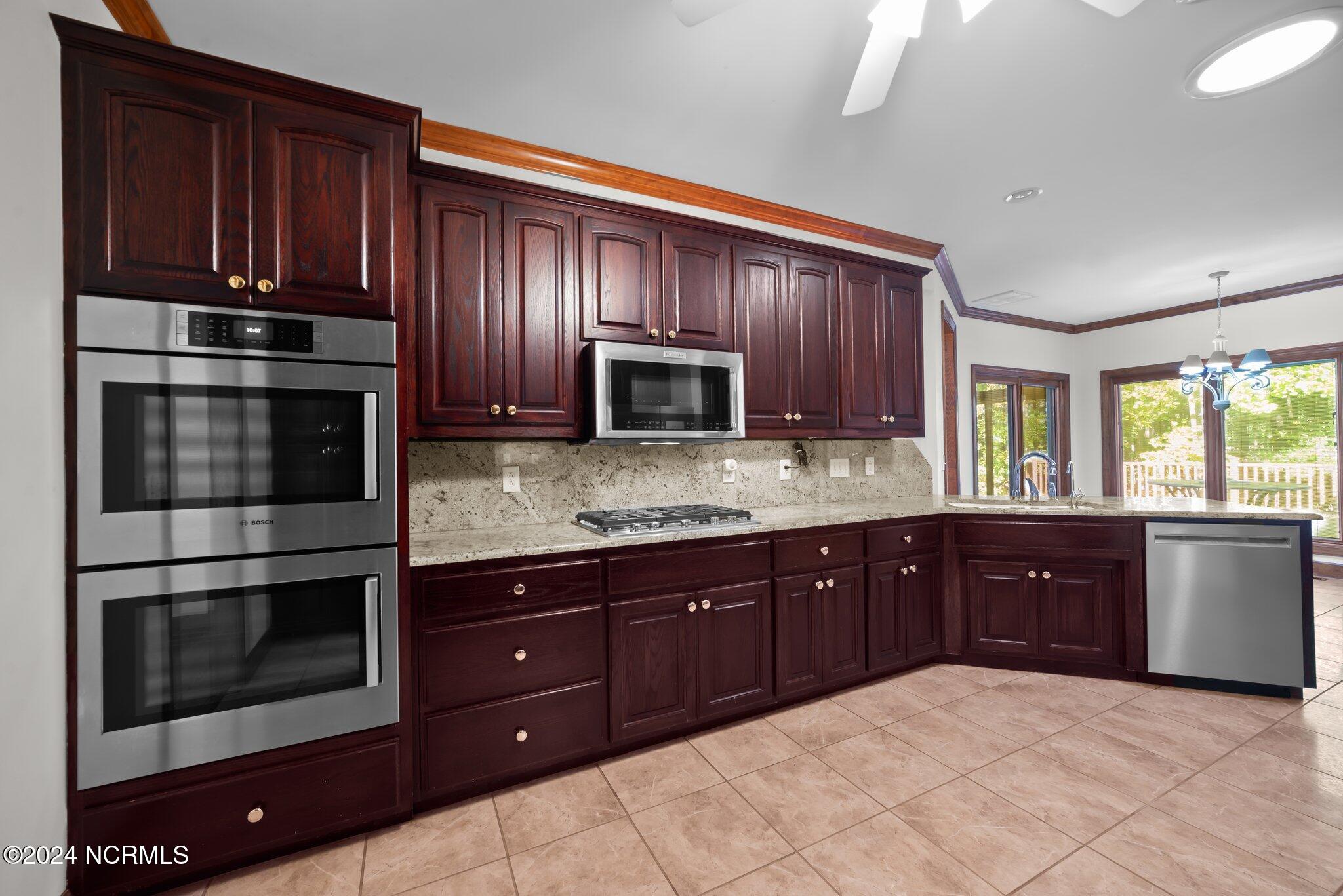 100 Rappahannock Drive Chocowinity, NC 27817 - Photo 21 of 53 021 Kitchen