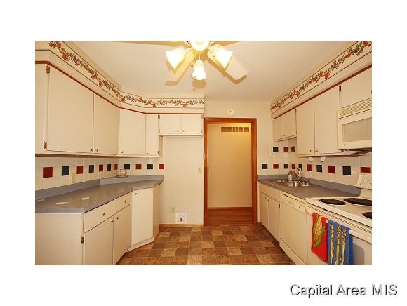 824 Independence Ridge Springfield, IL 62702 - Photo 10 of 24