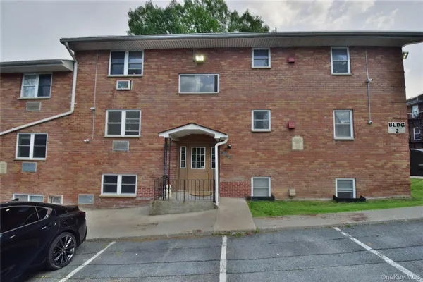 $1,700 | 51 Leroy Place, Newburgh, NY 12550