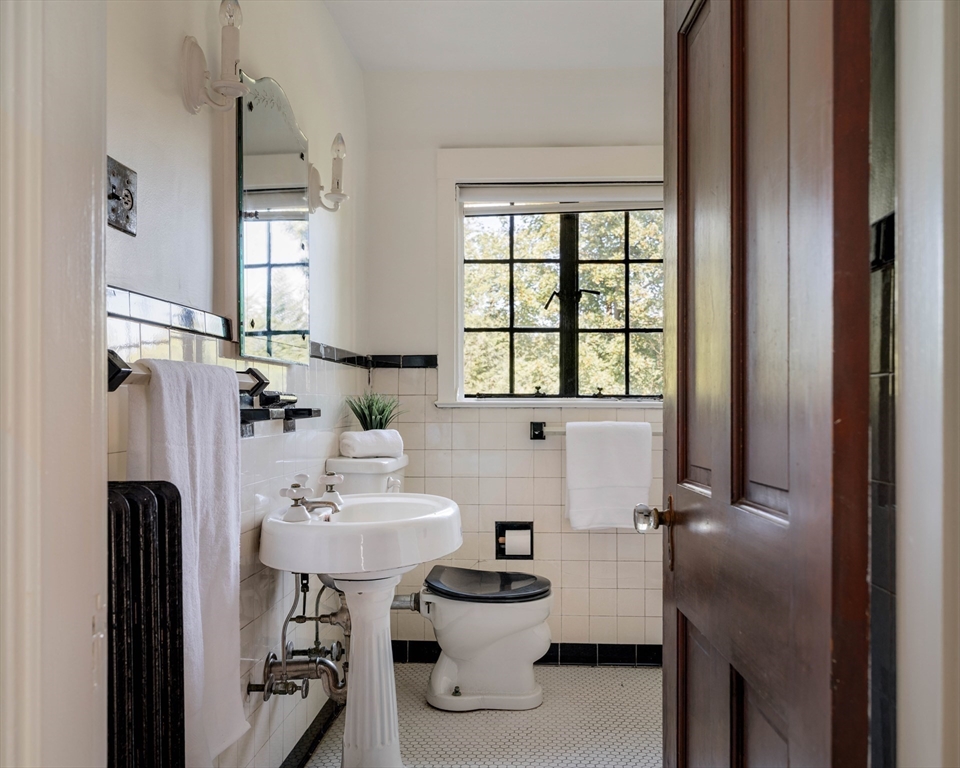 121 Dorset Road Newton, MA 02468 - Photo 27 of 36