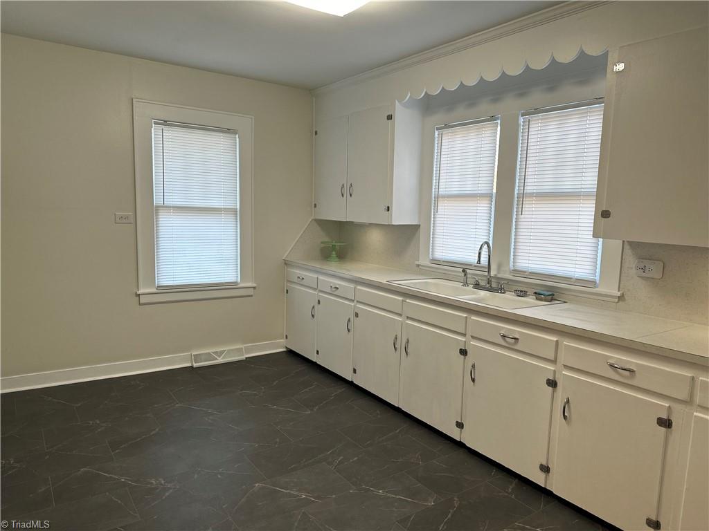 818 West Lebanon Street Mount Airy, NC 27030 - Photo 17 of 23