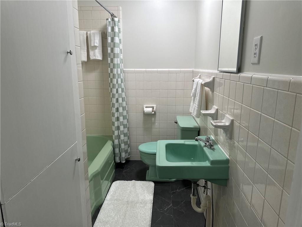 818 West Lebanon Street Mount Airy, NC 27030 - Photo 21 of 23