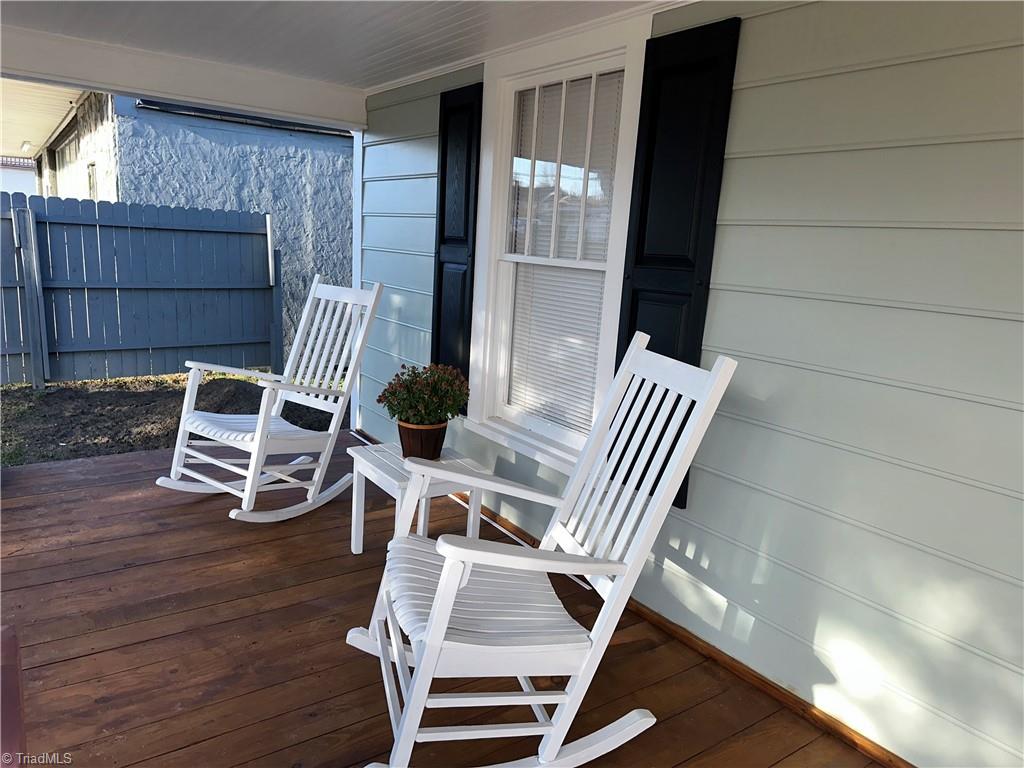 818 West Lebanon Street Mount Airy, NC 27030 - Photo 5 of 23