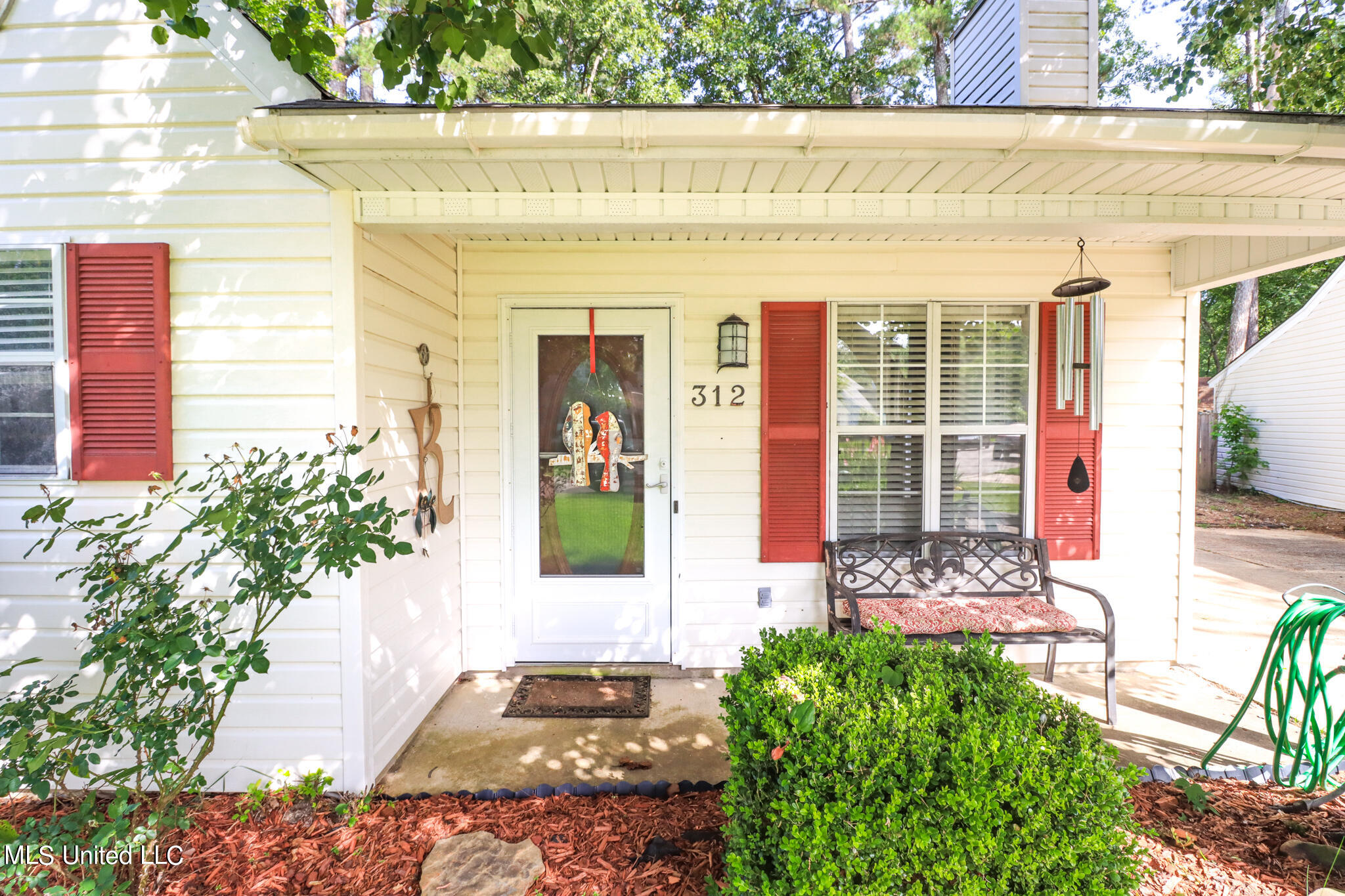 312 North Grove Circle Brandon, MS 39047 - Photo 3 of 33 312 n grove cir 4