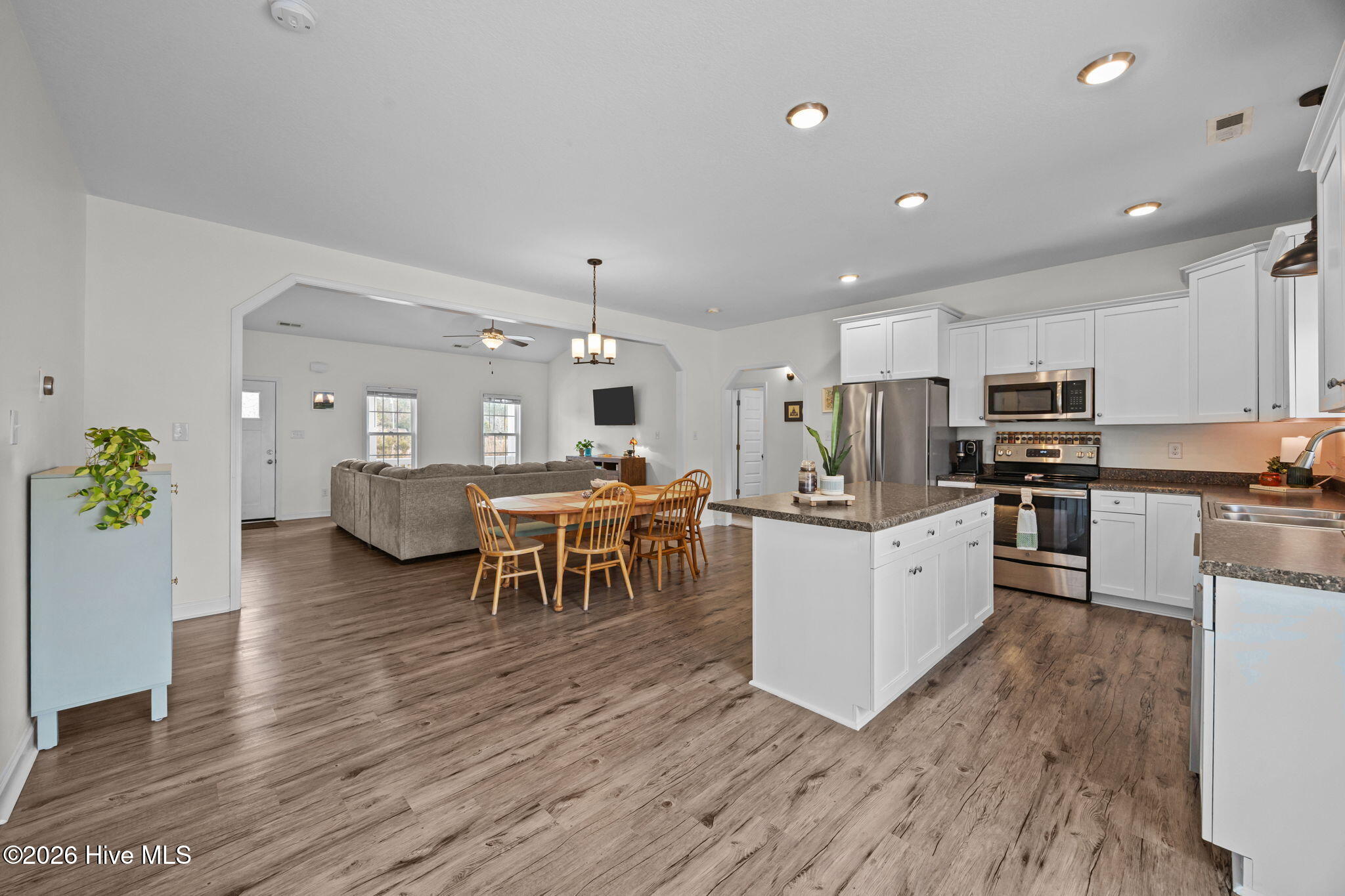 836 Queens Creek Road Hubert, NC 28539 - Photo 12 of 52 12-web-or-mls-836 Queen's Creek Dr. 25