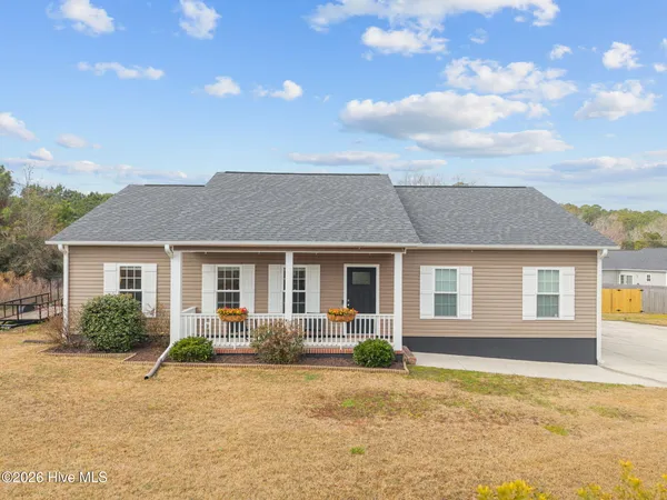 $330,500 | 836 Queens Creek Road, Hubert, NC 28539