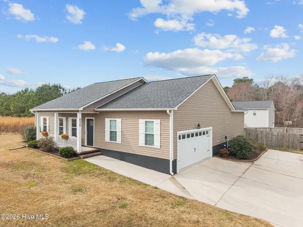 $326,500 | 836 Queens Creek Road, Hubert, NC 28539