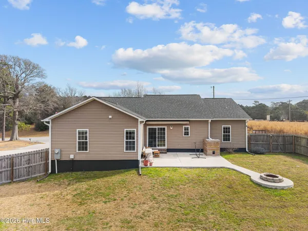$326,500 | 836 Queens Creek Road, Hubert, NC 28539