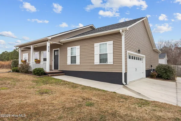 $326,500 | 836 Queens Creek Road, Hubert, NC 28539