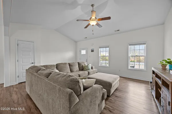 $326,500 | 836 Queens Creek Road, Hubert, NC 28539