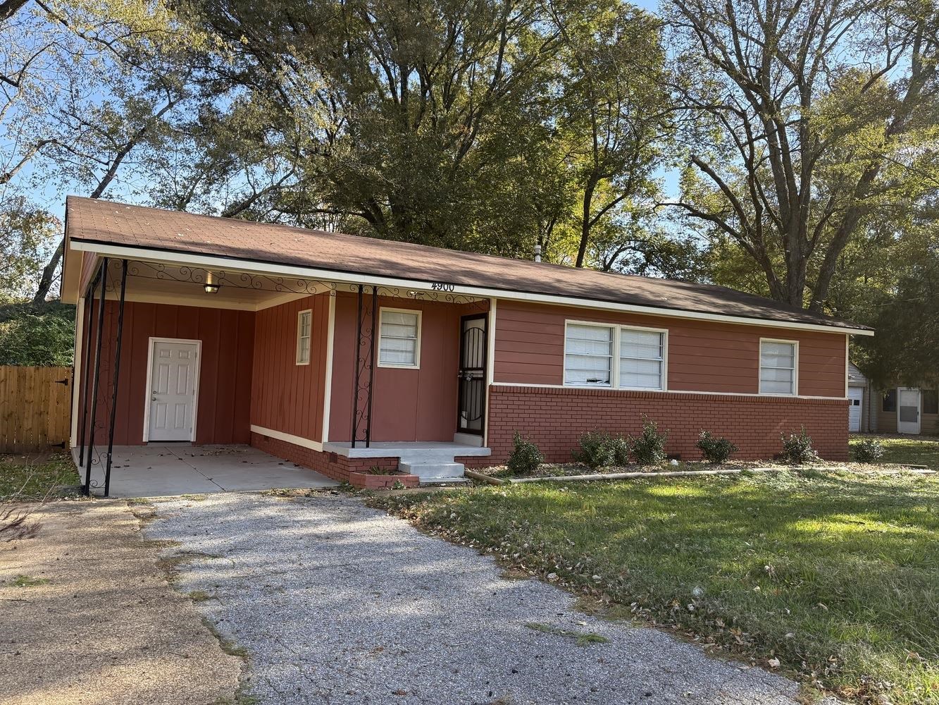 4900 Berta Road Memphis, TN 38109 - Photo 2 of 26 a front view of house with yard