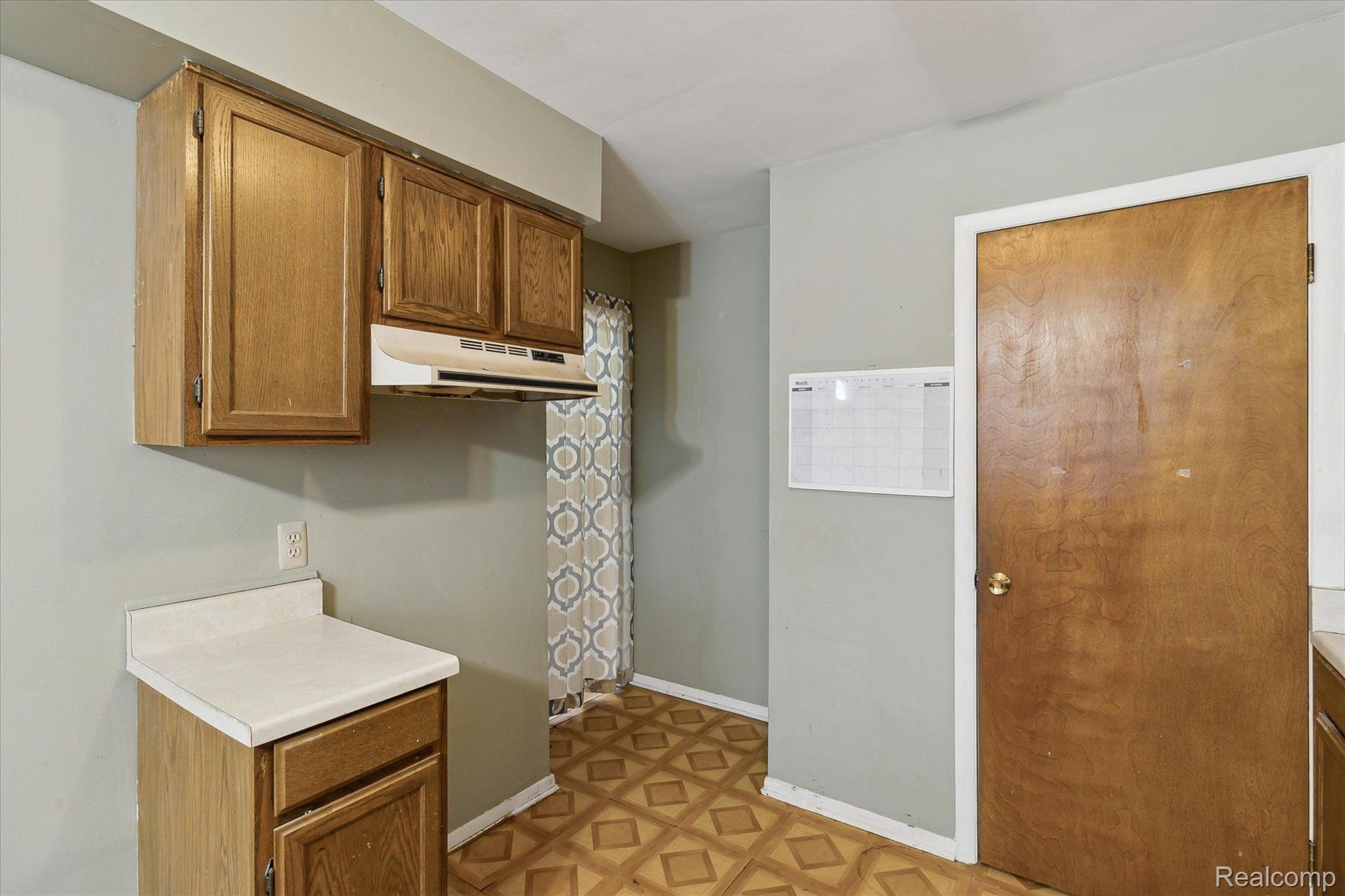 1374 Oakley Road Clawson, MI 48017 - Photo 13 of 24