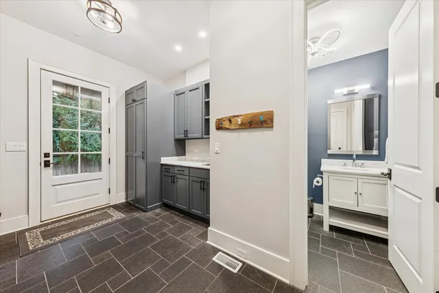 $4,250,000 | 415 North Adams Street, Hinsdale, IL 60521