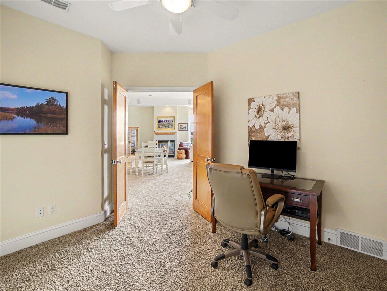 300 South Rath Avenue, Unit 22 Ludington, MI 49431 - Photo 18 of 28