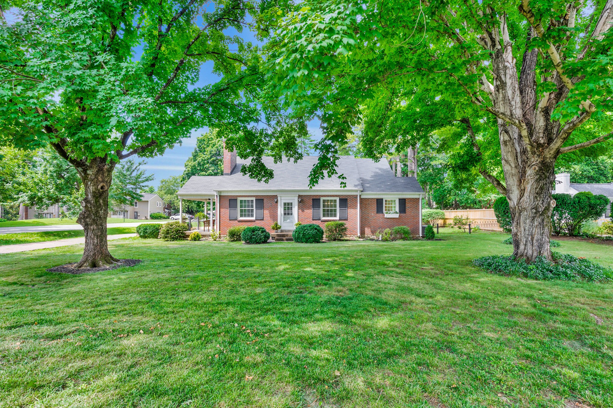 715 Hillsboro Road Franklin, TN 37064 - Photo 2 of 40