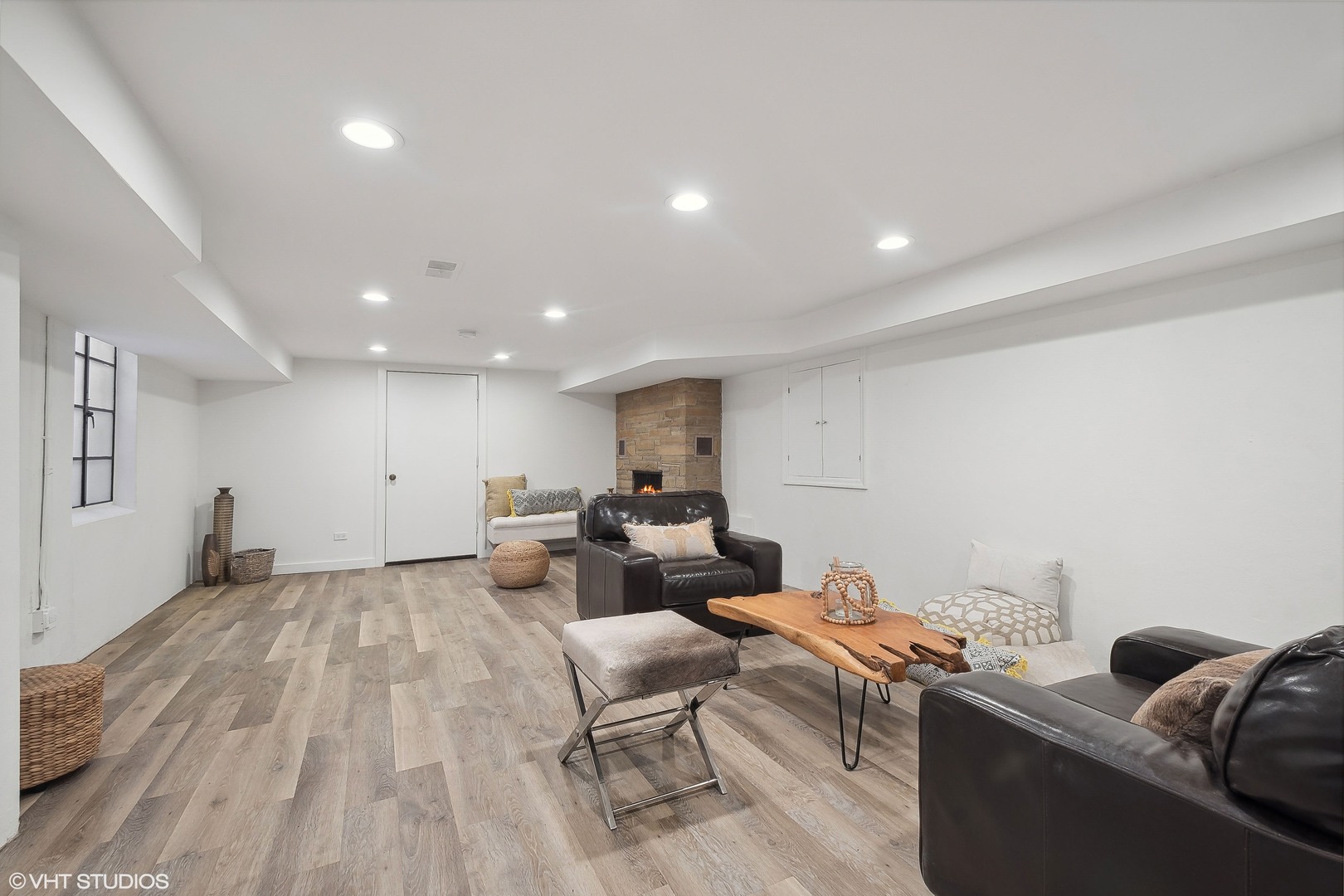 526 Coronet Road Glenview, IL 60025 - Photo 22 of 23 a living room with furniture and a couch
