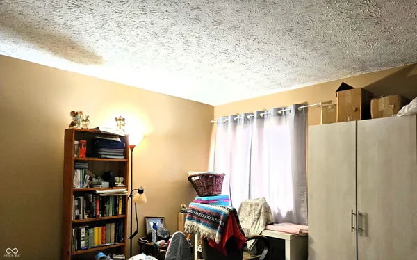 $110,000 | 953 West McKay Road, Shelbyville, IN 46176