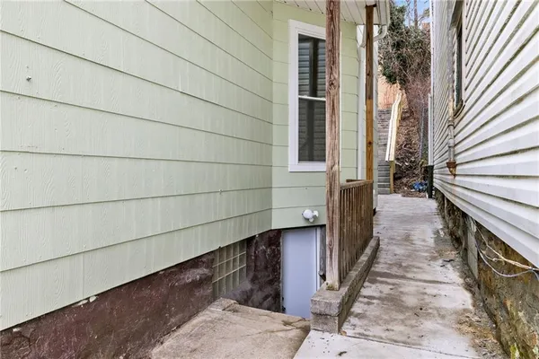 a view of a pathway along with building