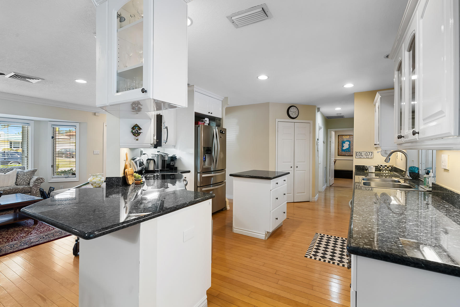 856 Appleby Street Boca Raton, FL 33487 - Photo 5 of 13 Kitchen