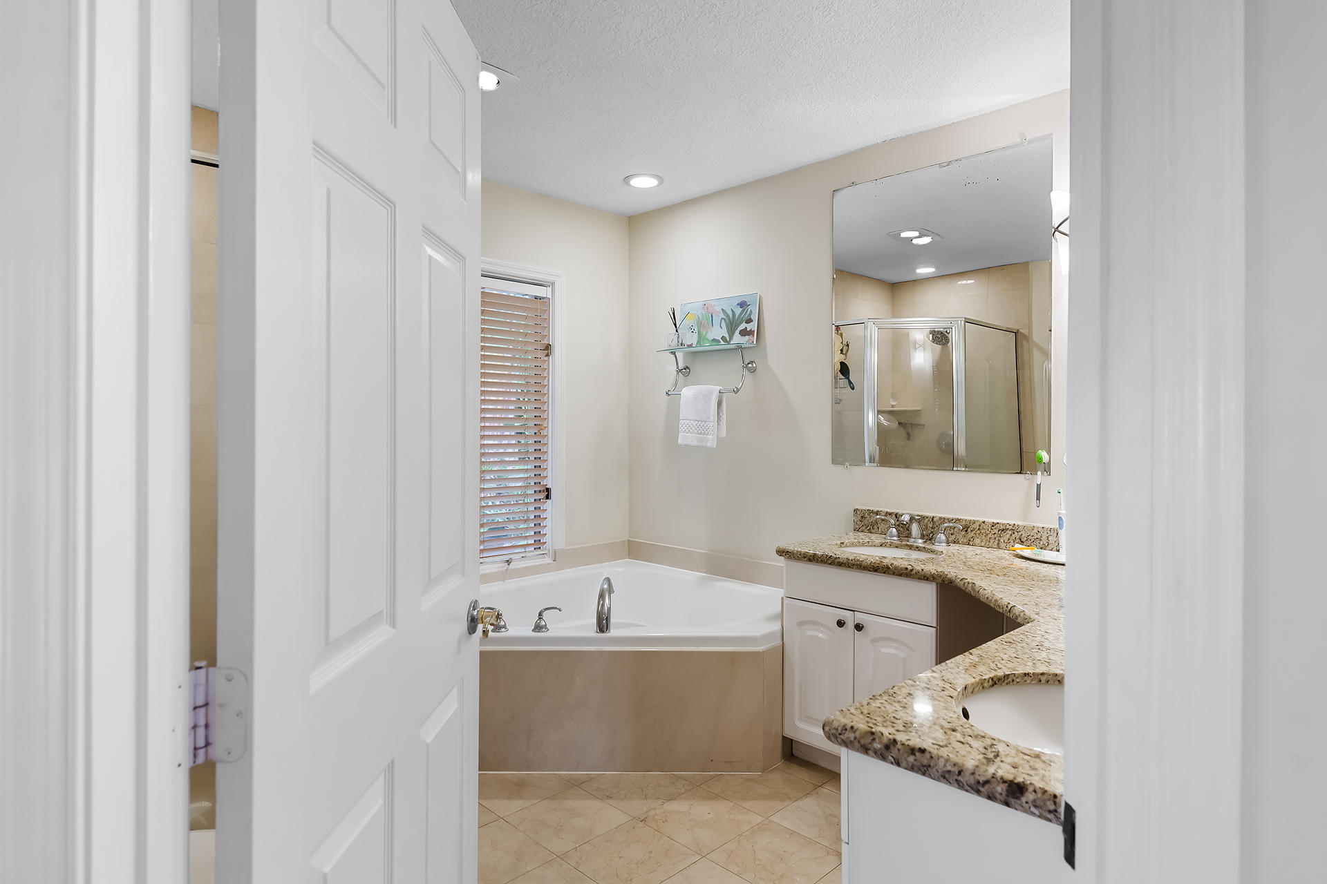856 Appleby Street Boca Raton, FL 33487 - Photo 8 of 13 Master Bath