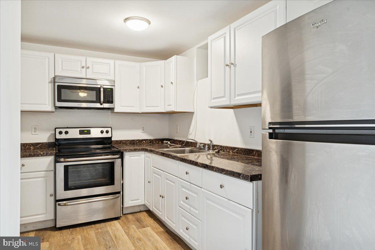 381 Baltimore Avenue Odenton, MD 21113 - Photo 35 of 42 Basement Full Kitchen