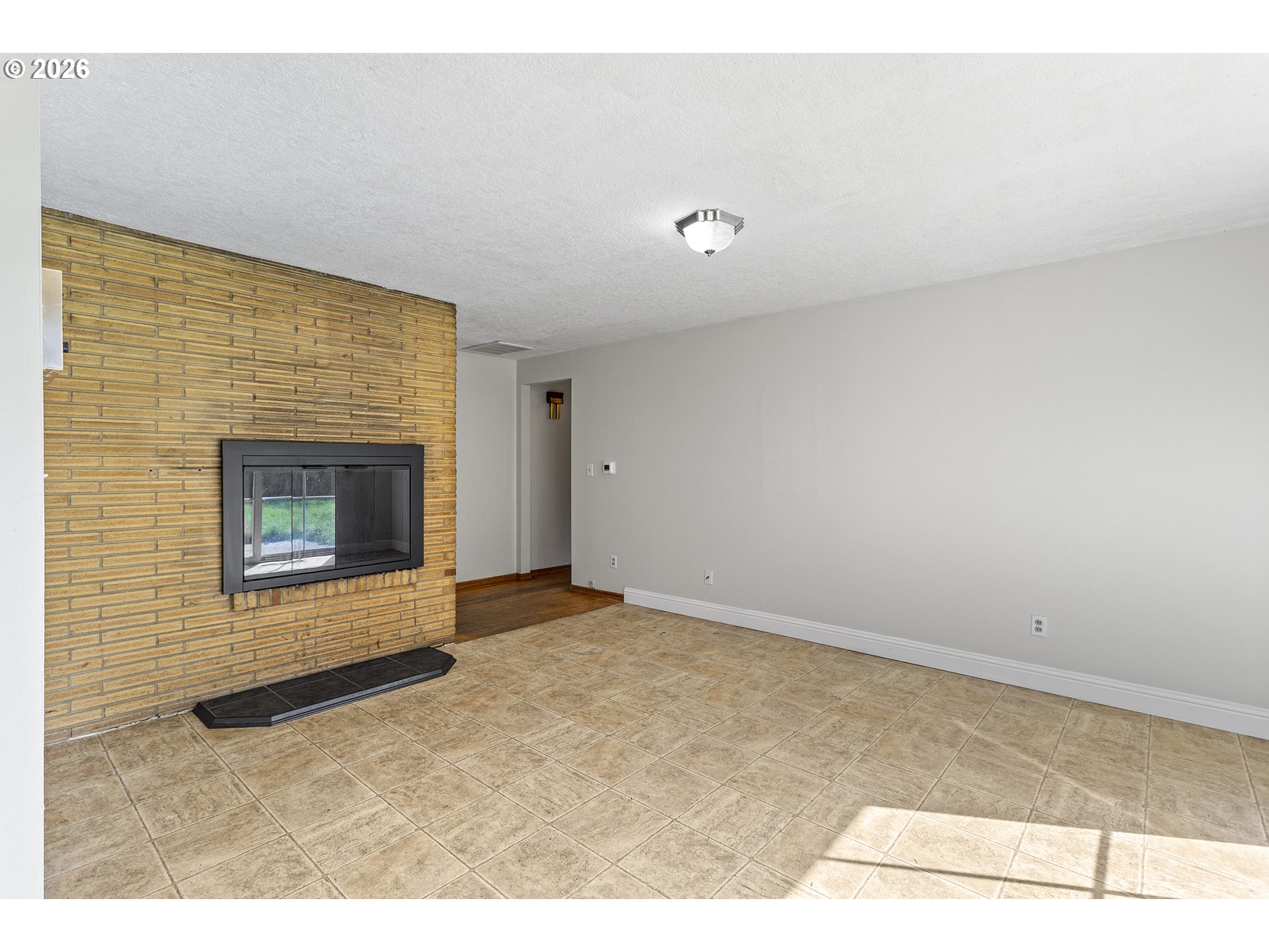 9370 Southwest Killarney Lane Tualatin, OR 97062 - Photo 8 of 36