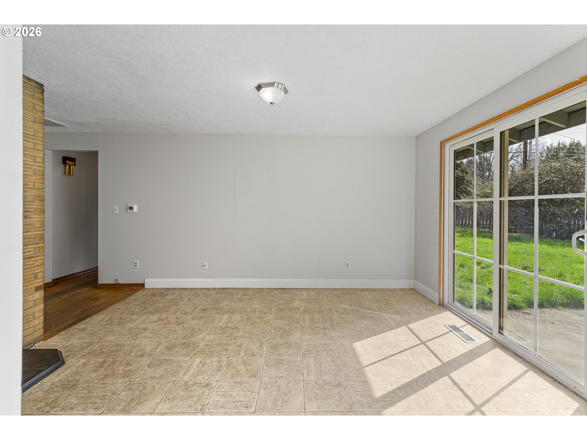 9370 Southwest Killarney Lane Tualatin, OR 97062 - Photo 9 of 36