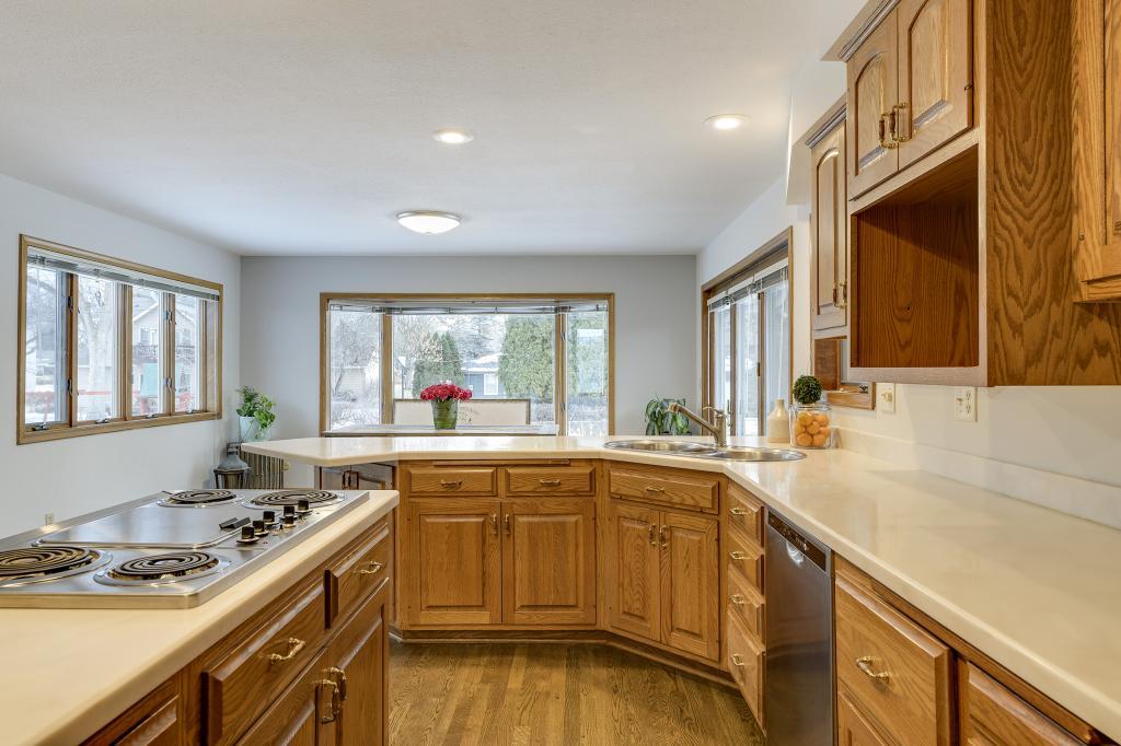 5611 Dalrymple Road Edina, MN 55424 - Photo 13 of 46
