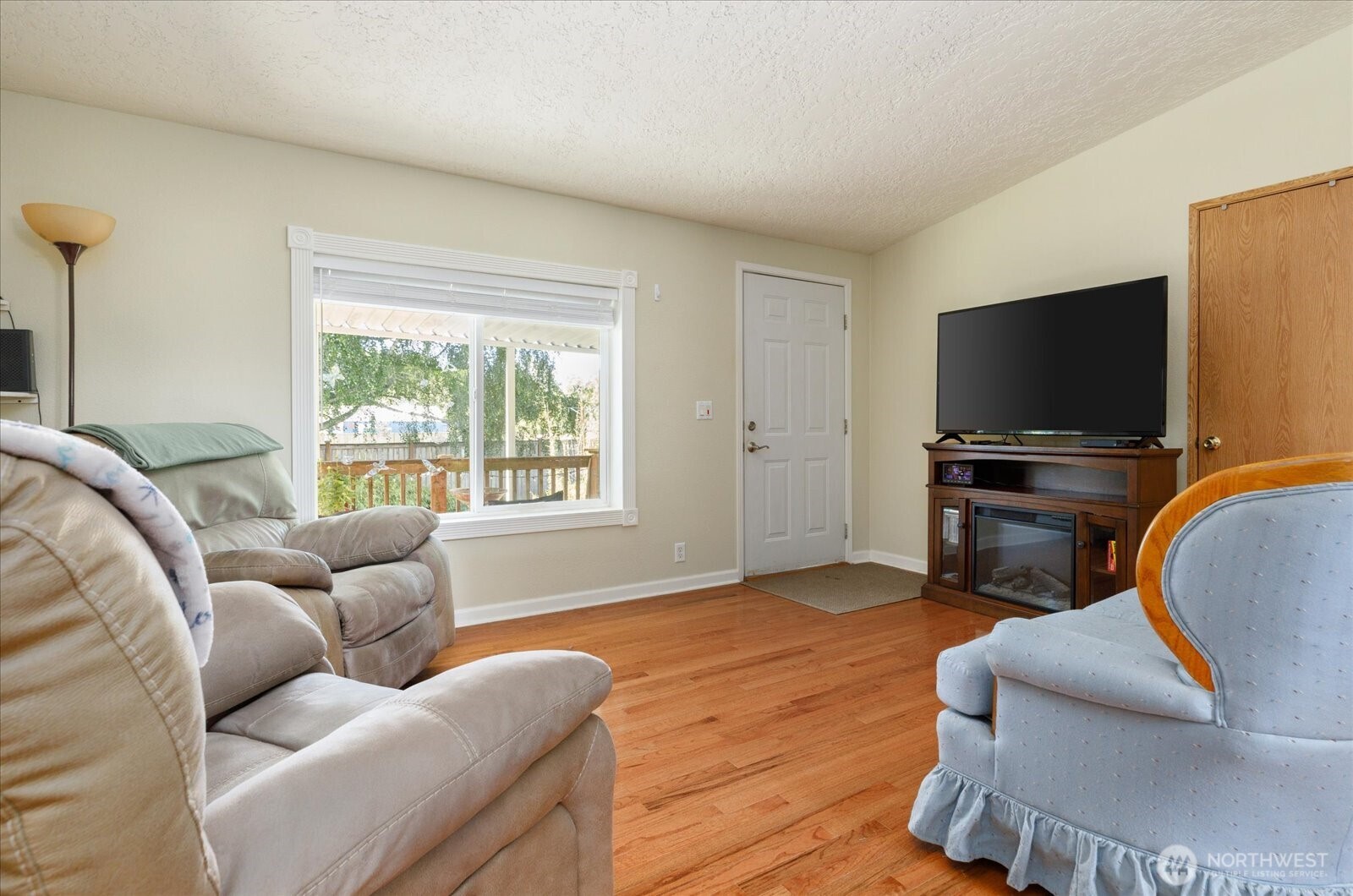 1015 Riepma Avenue Oak Harbor, WA 98277 - Photo 5 of 34 Gallery Image 5