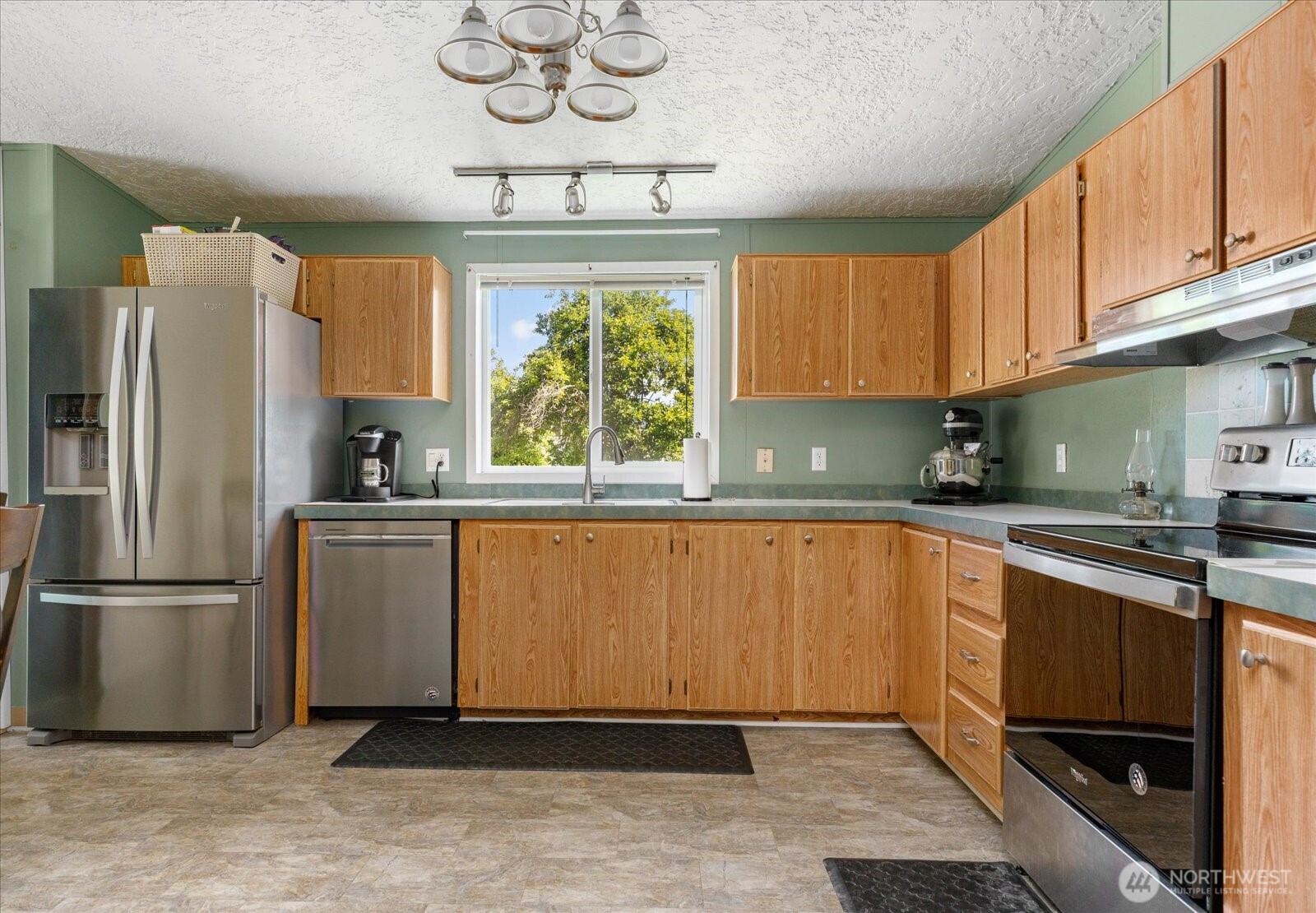1015 Riepma Avenue Oak Harbor, WA 98277 - Photo 9 of 34 Gallery Image 9