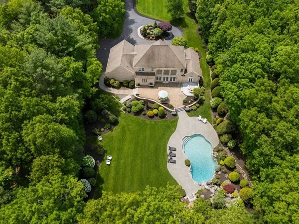 $1,950,000 | 9 Fiorenza Drive, Wilmington, MA 01887